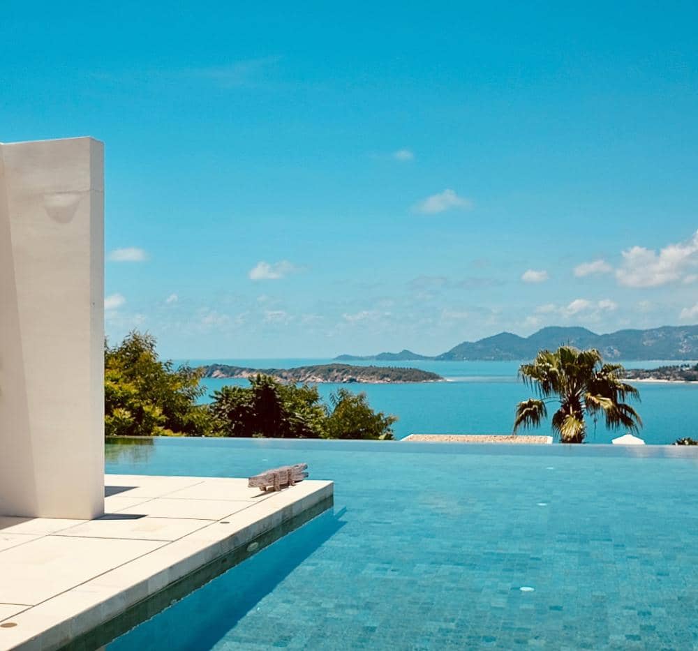 Villa with an infinity pool overlooking ocean view